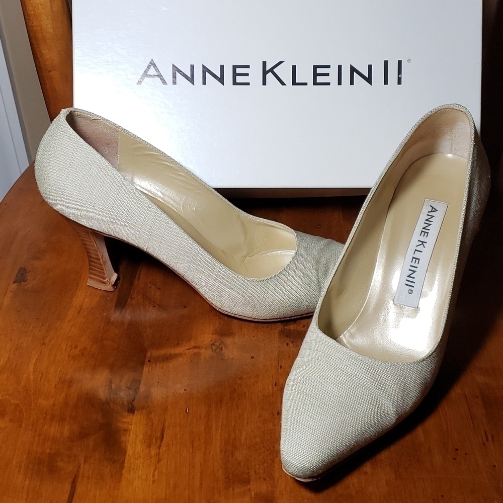 ANNE Klein II Linen Sand 8.5N pump Heels Gorgeous! EUC in Box